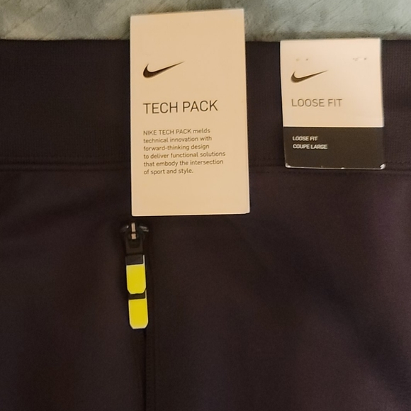 NIKE Tech Rare !! Pack Loose Fit W/TAGS Women Sweatpants! - Picture 2 of 6